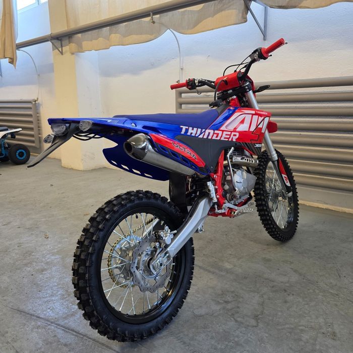Motocross Ultra 300cc Apollo Thunder 4 timpi E-Start Nou din Germania