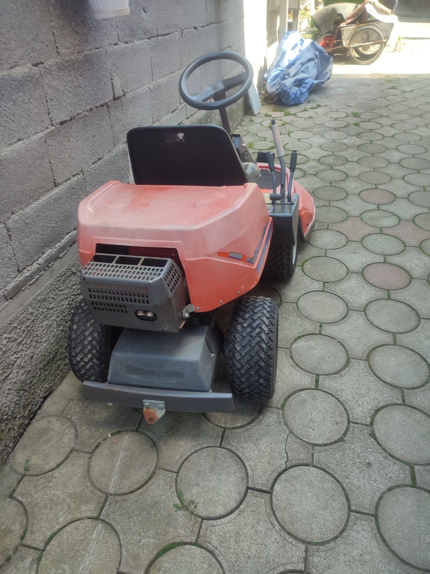 Vand tractoras de tuns iarba Husqvarna rider 11