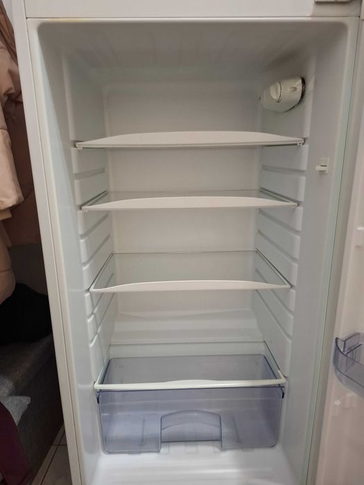 Vand urgent Frigider Whirlpool