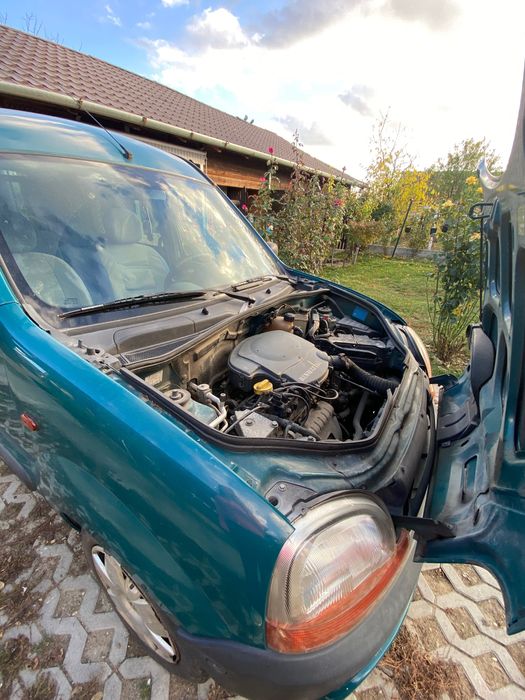 Masina Renault Kangoo