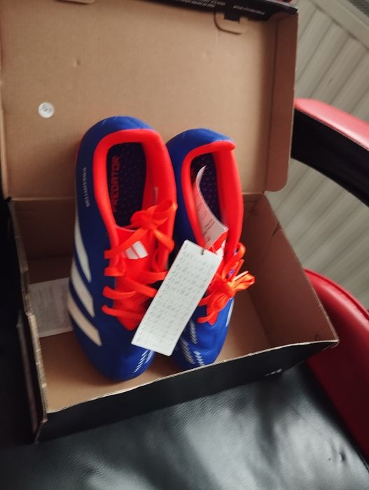 Ghete fotbal adidas iarba,38,noi,cu eticheta