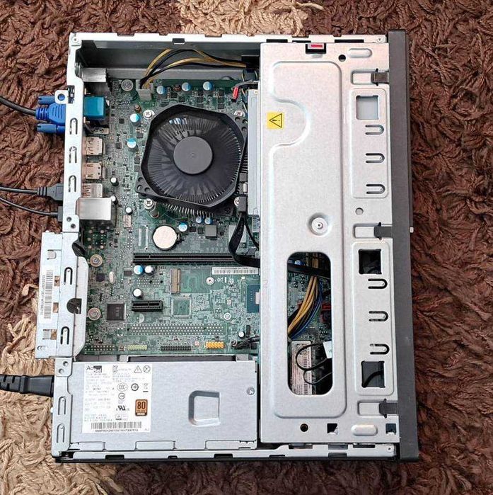 Unitate Lenovo i5 6400 - 8 GB RAM DDR4 - SSD 256 GB