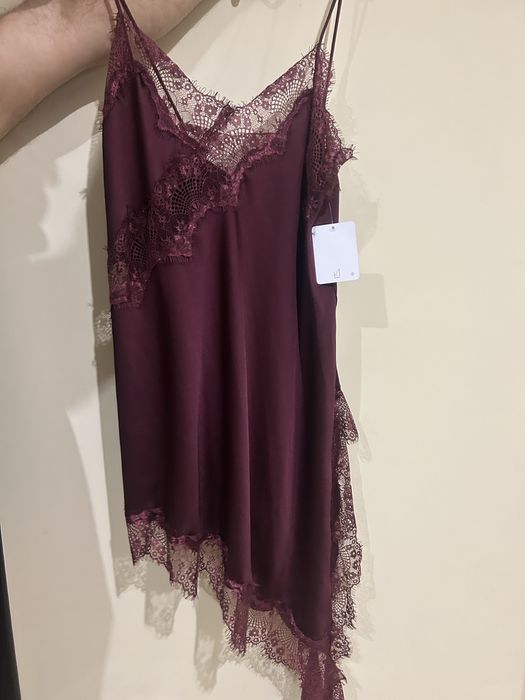 Модерна дантелена рокля