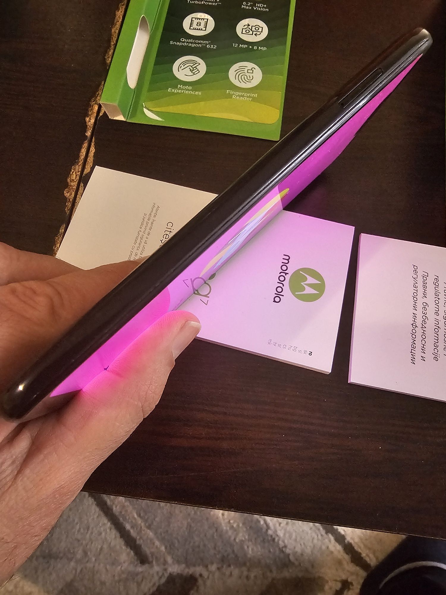 Продавам Motorola moto G7 Power
