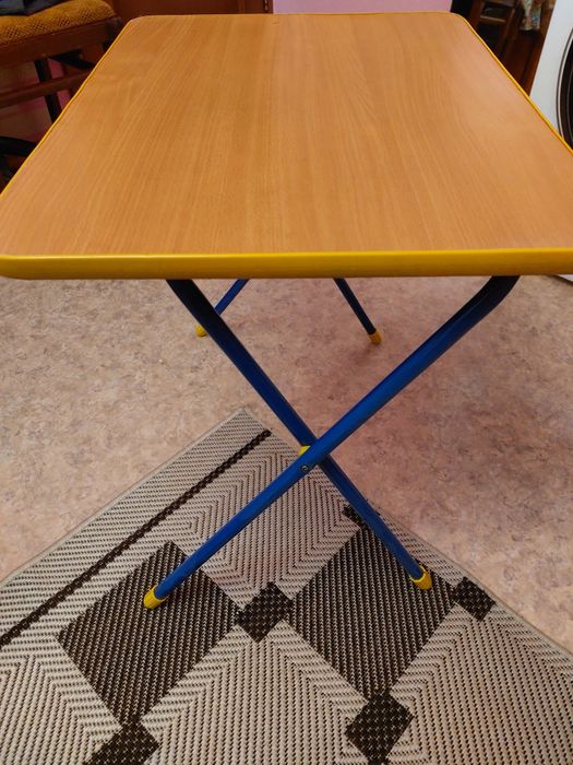 Продам детский столик