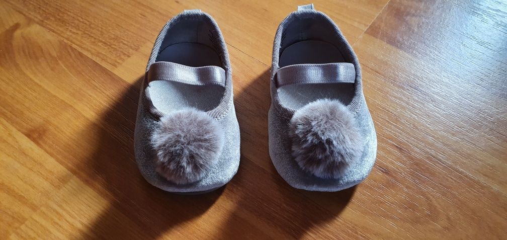 Pantofiori NOI, gri cu pom pon, H&M, 14/15