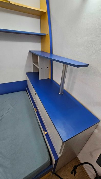 Pat cu sertare depozitare, saltea, lada depozitare, rafturi