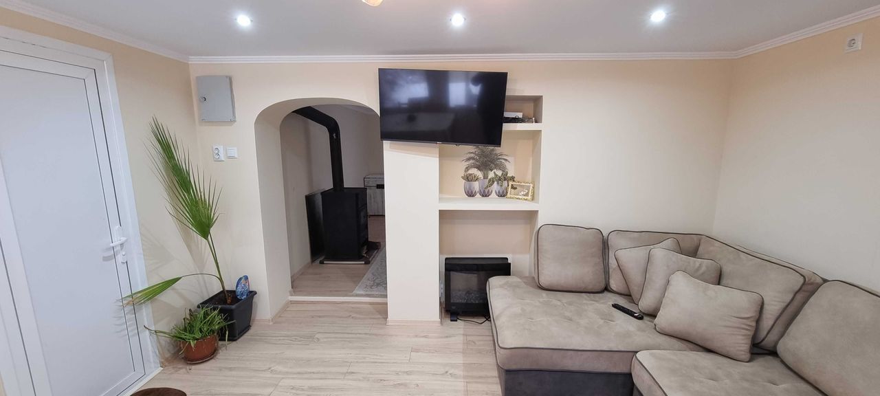 Продава се Къща в Разград, Промишлена зона - Запад - 35 кв.м за 2040 €/кв.м - Снимка #1