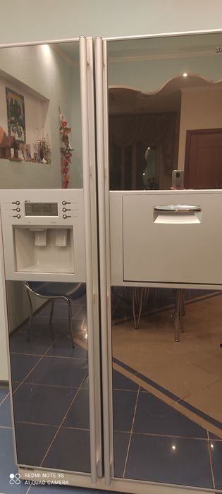 Холодильник Samsung с ледогенератором