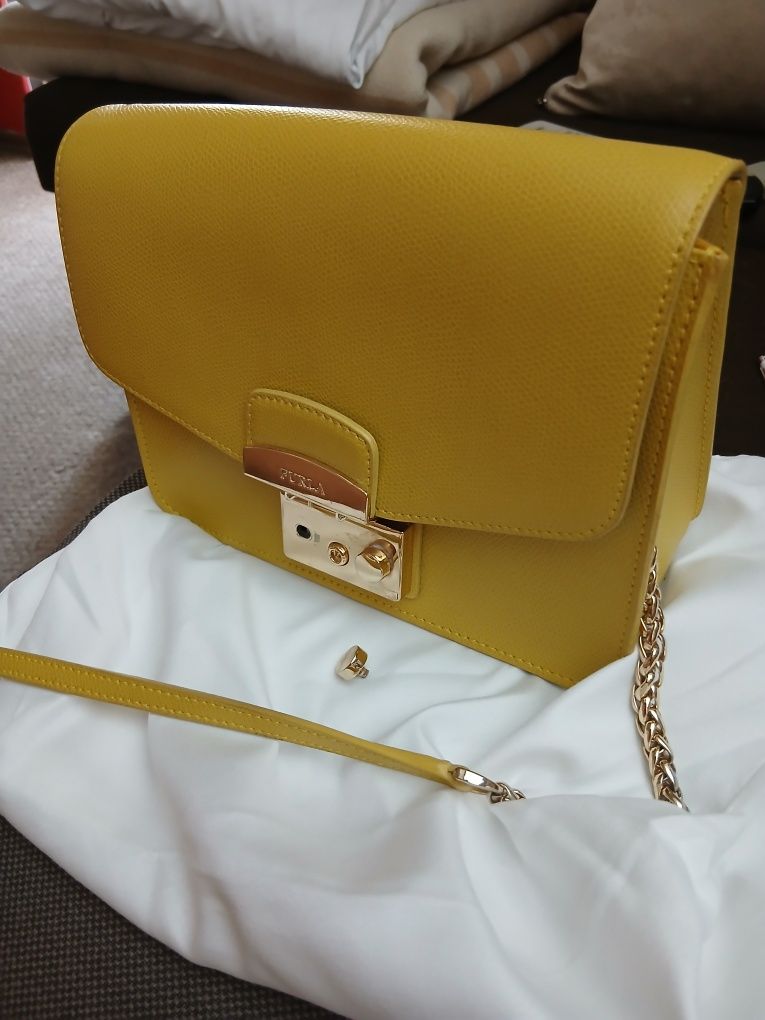 Furla Metropolis, средния размер