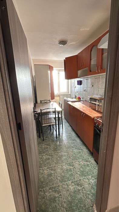 Inchiriez apartament