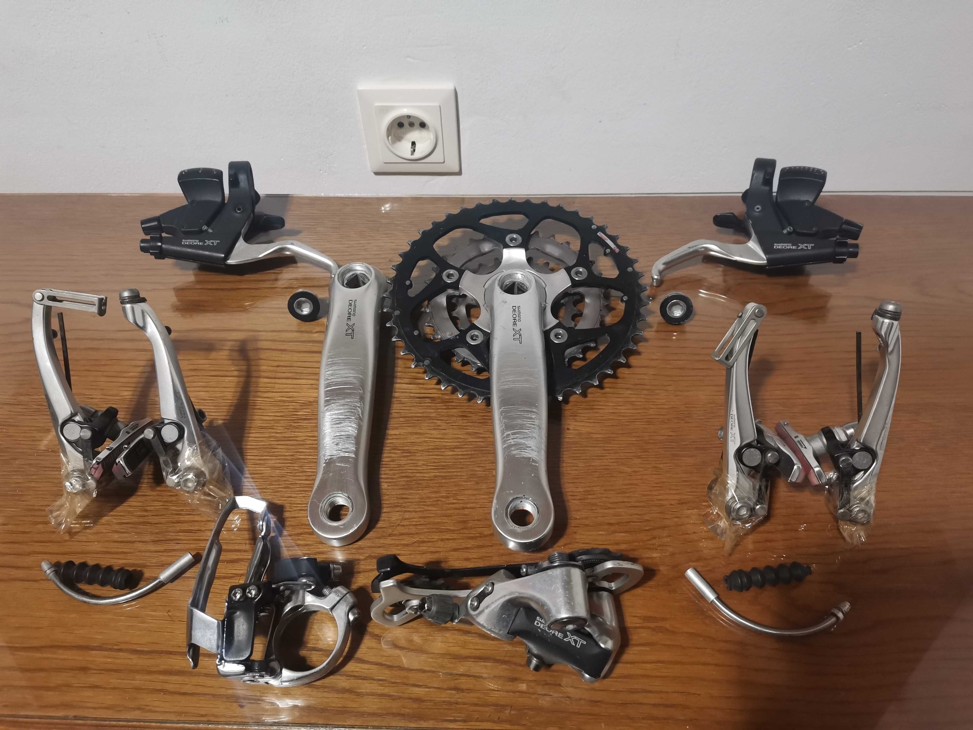 3x8s Shimano XT M739 groupset