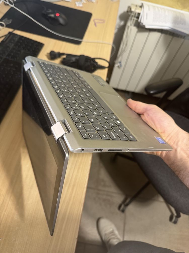 Laptop TouchScreen Tableta Lenovo Yoga 330 4GB RAM Portable
