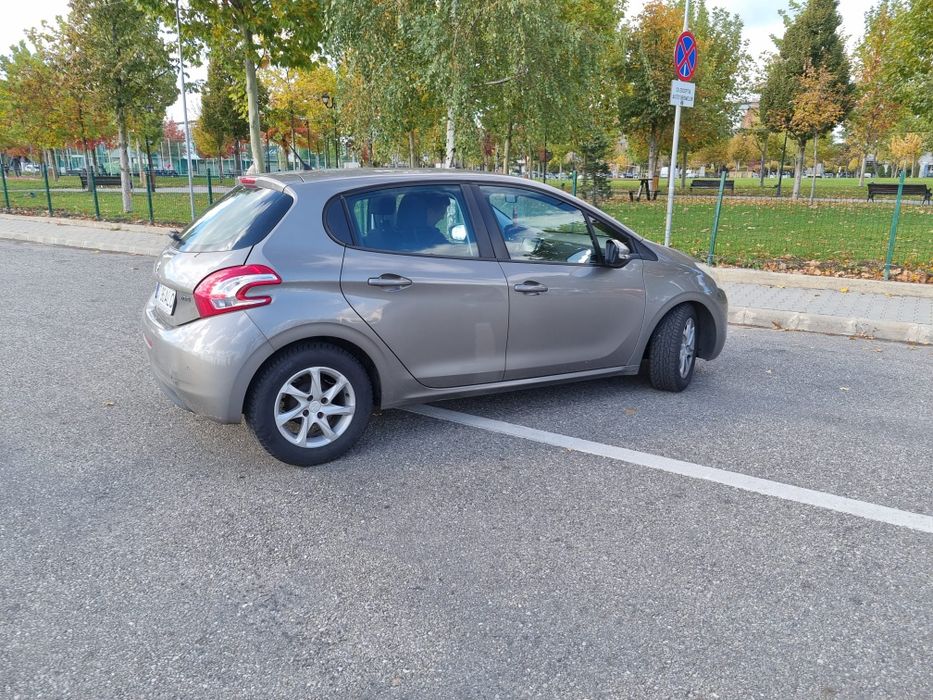 Se vinde Peugeot 208 /An fabricație:2012/Cutie automata/ 1.4 hdi
