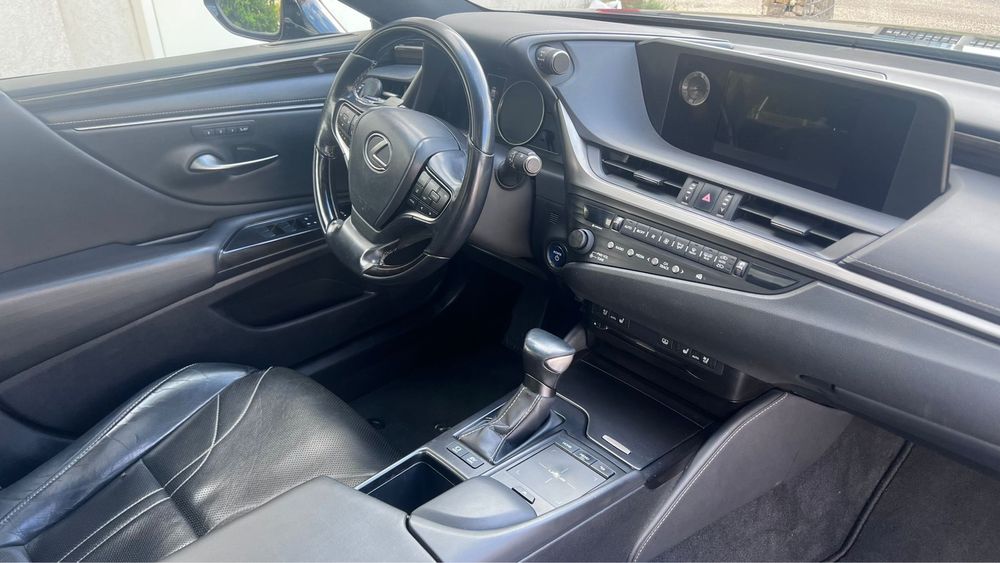 LEXUS ES 300h Hybrid