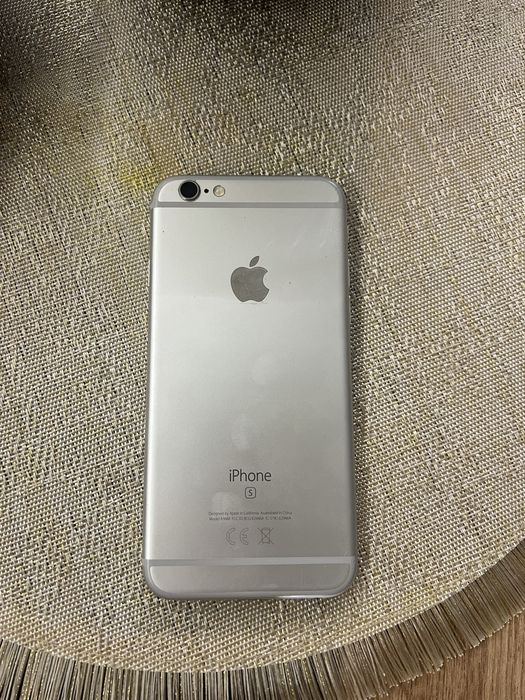 Vand iphone 6s Silvar impecabil
