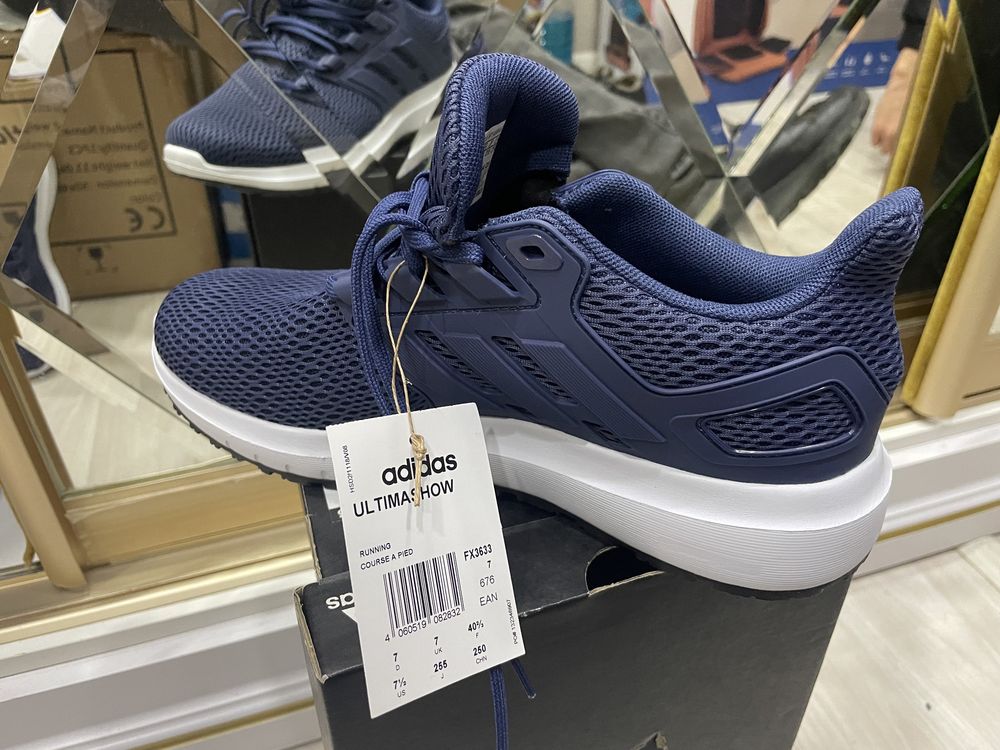 adidas оригинал