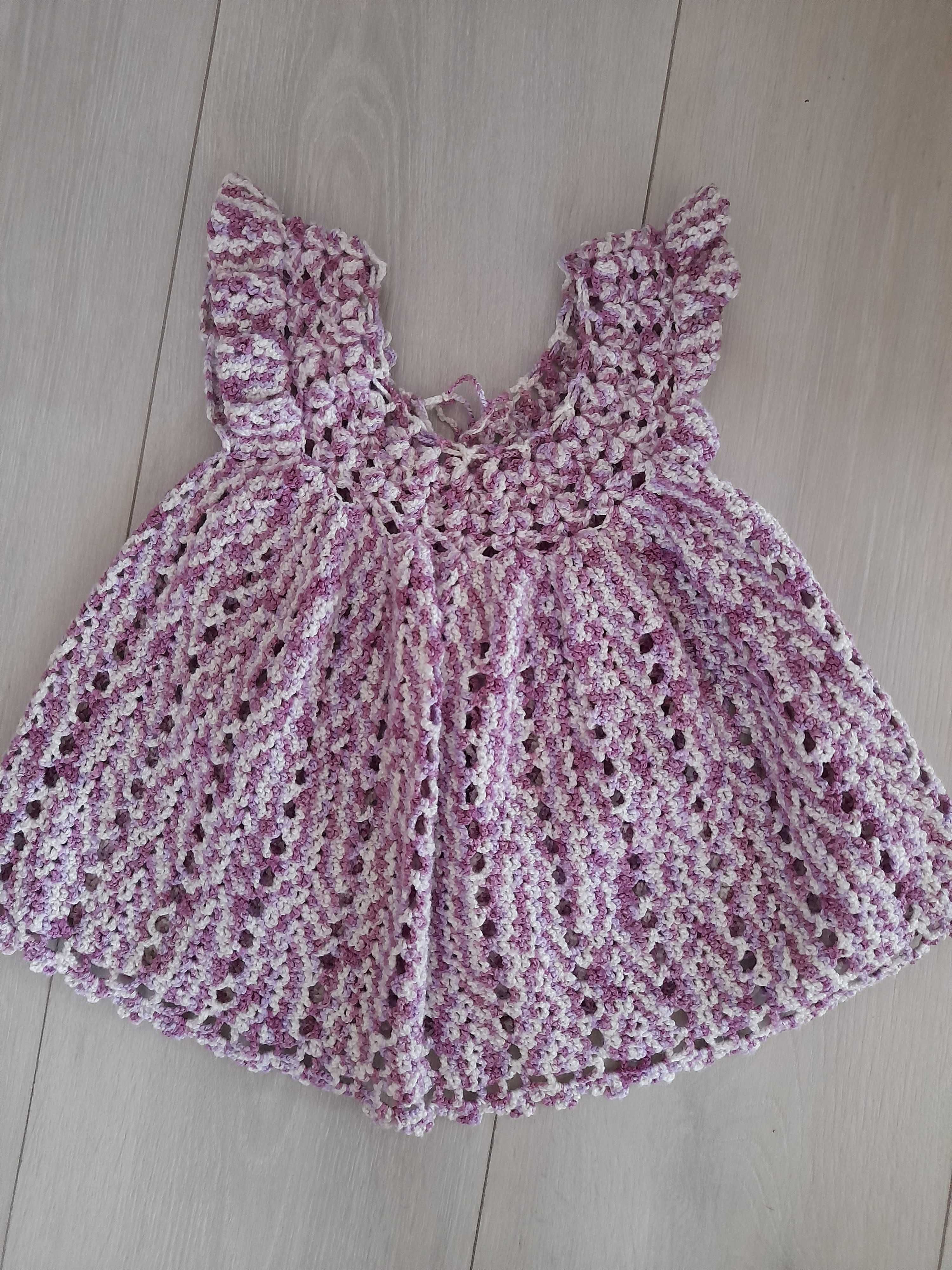 Бебешки ръчно плетени роклички и елеци за 10лв бр.
