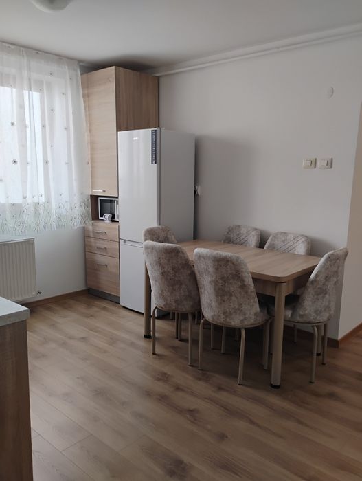 Închiriez apartament cu 2 camere și parcare subterană zona Zorilor