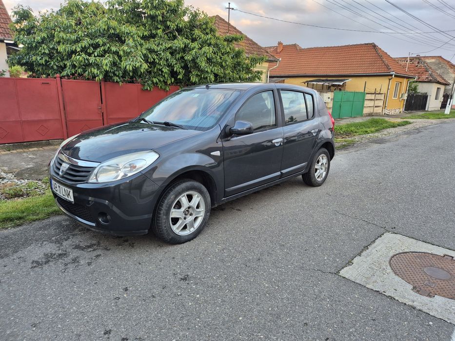 Vand schimb Dacia sandero 1.5 dci