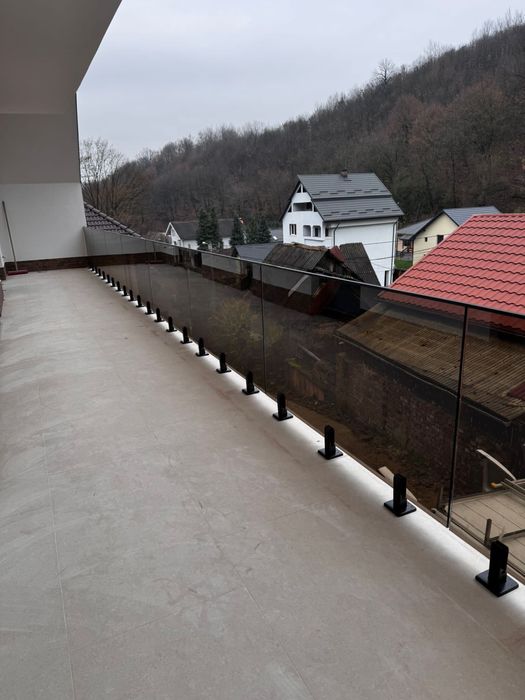 Tâmplărie PVC, Aluminiu, Lemn – Uși & Ferestre