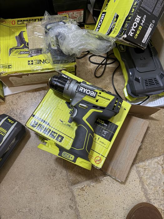 Masina de gaurit si insurubat 18V,  motor fara perii, 60Nm