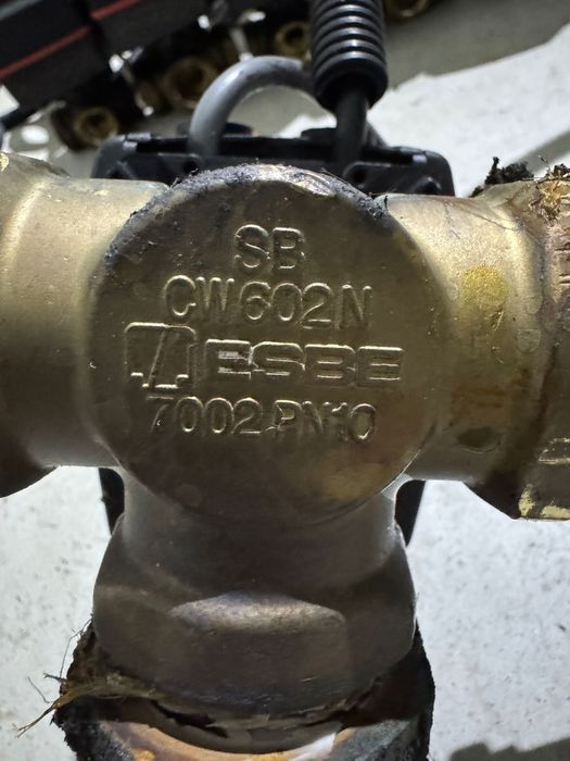 Vana cu trei căi ESBE cu servomotor 8 bucati