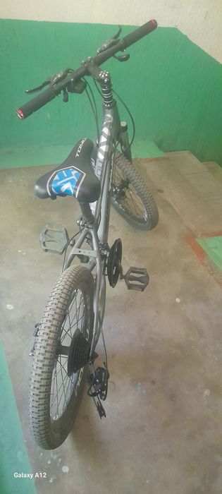 Велик в новом состоянии только цепь  сломана  за это цена унижена