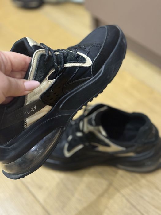 Маратонки -Replay