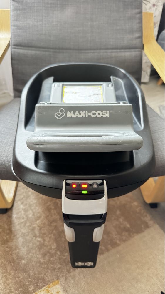 Scoica Maxi Cosi si baza iso-fix