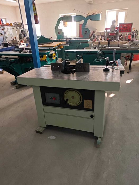 станок фрезернай вертикальный по дереву