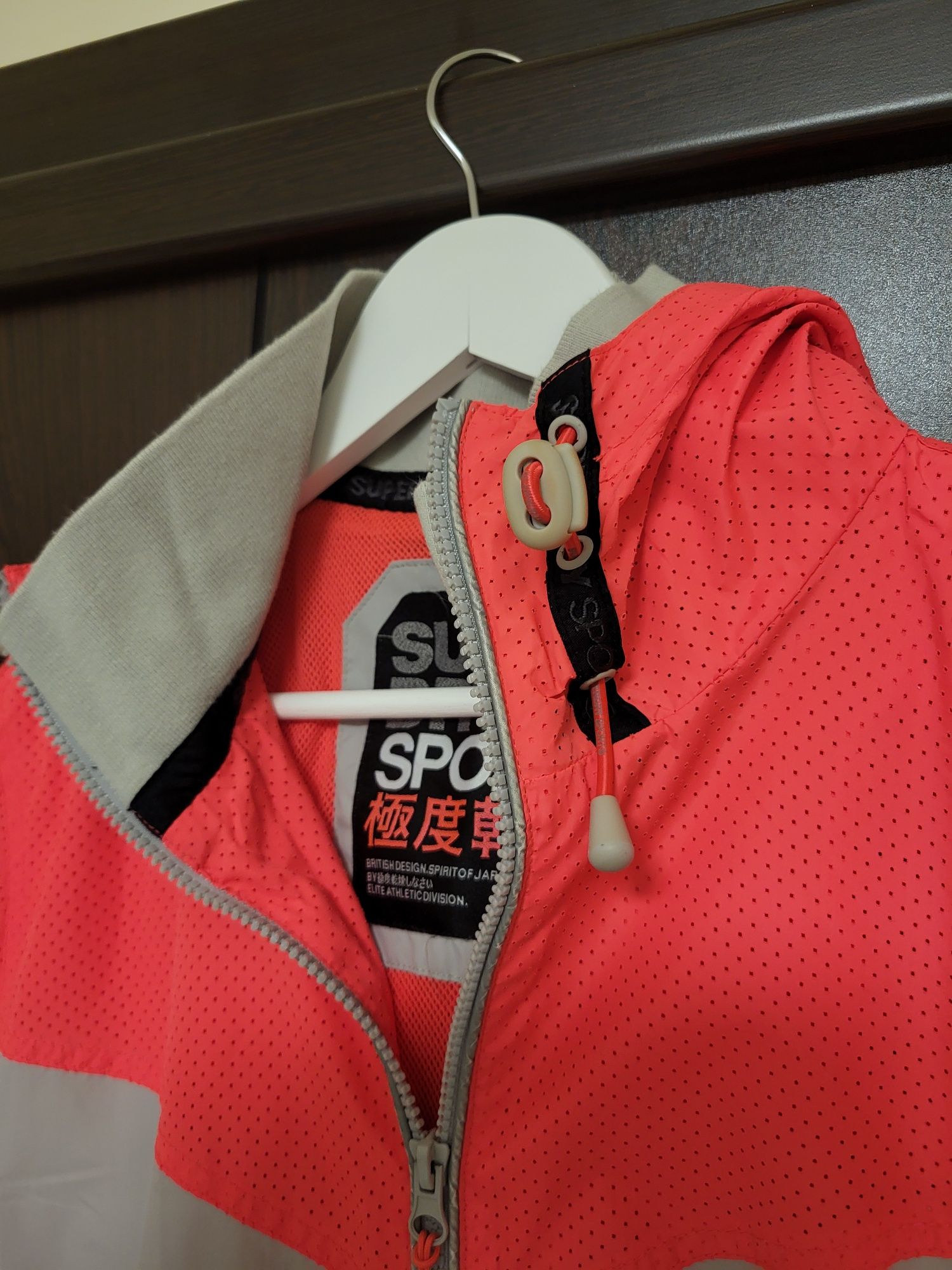 Дамска ветровка Superdry