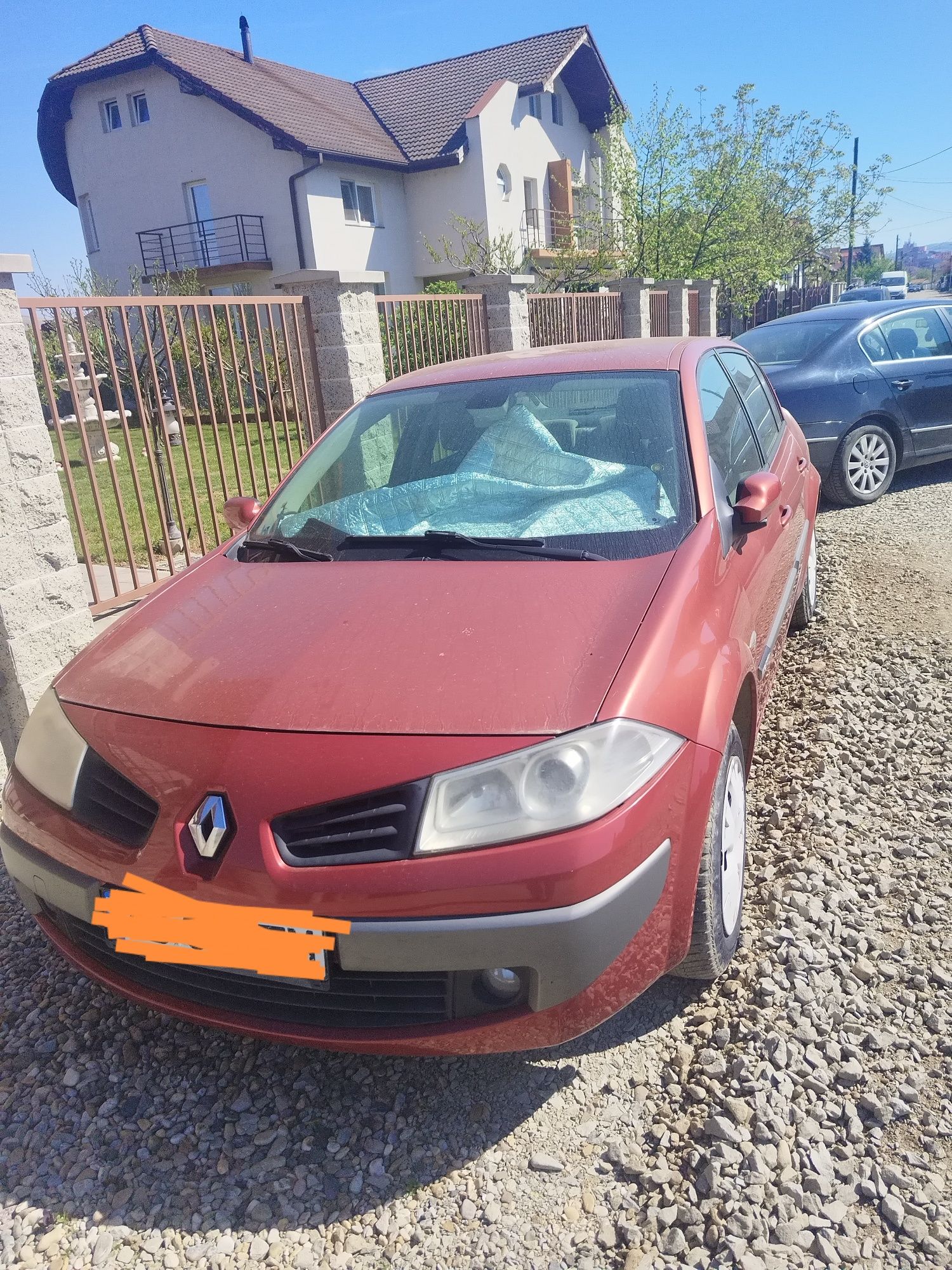 Renault Megane.      .