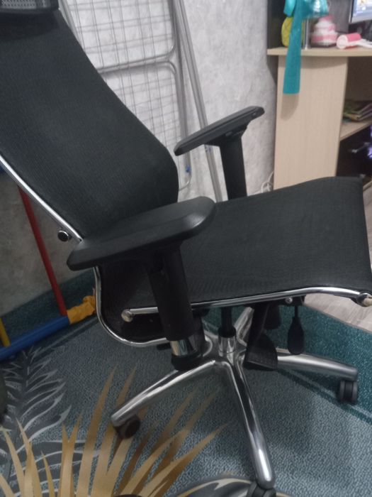 Компьютерное кресло