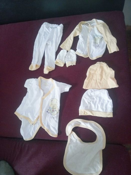 бебешки дрешки ,обличани са само на изписването