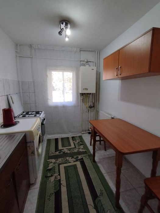 Închiriez garsoniera-apartament cu o camera