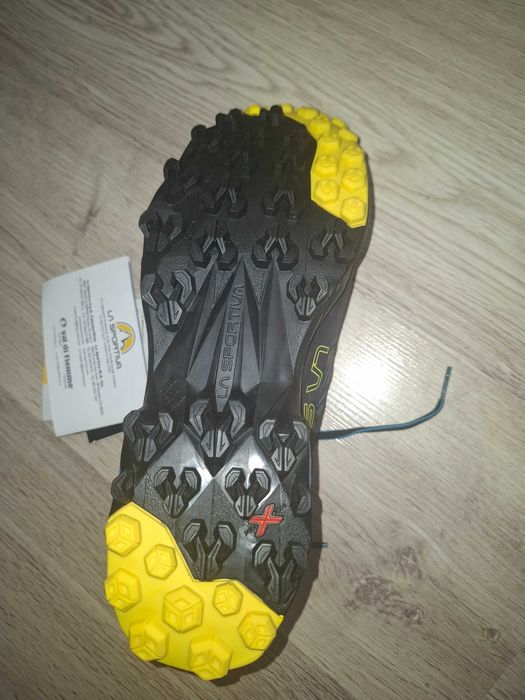 Vand incaltaminte pt drumetii montane