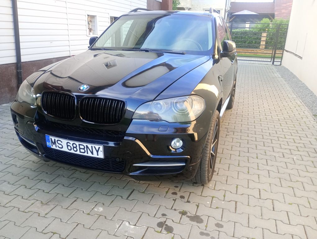 BMW X5 e70 se oferă fiscal mașină întreținută