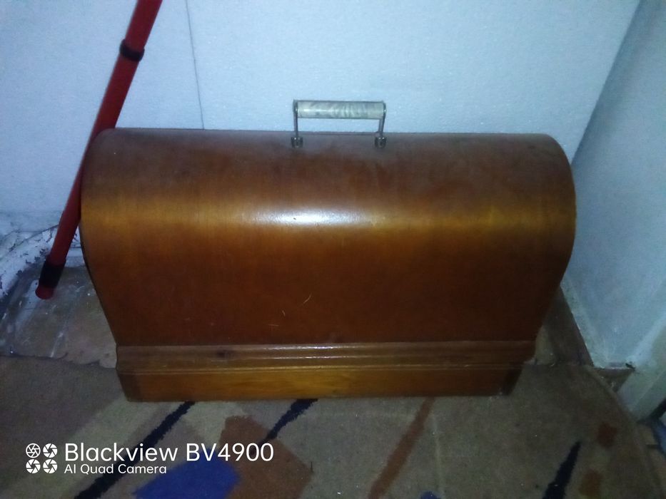 Mașina de cusut vintingi, bine întreținută