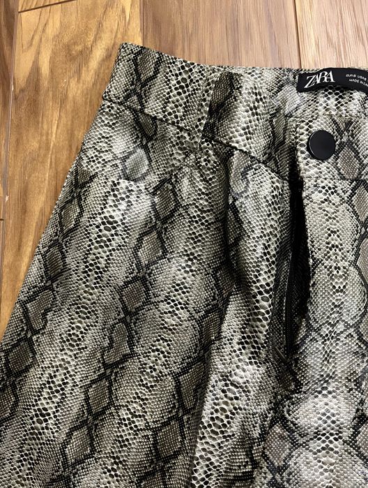 Дамски кожен змийски панталон "Зара" / "Zara", змийски принт, размер S