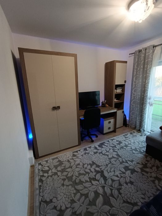 Vând apartament 3 camere MICRO 17
