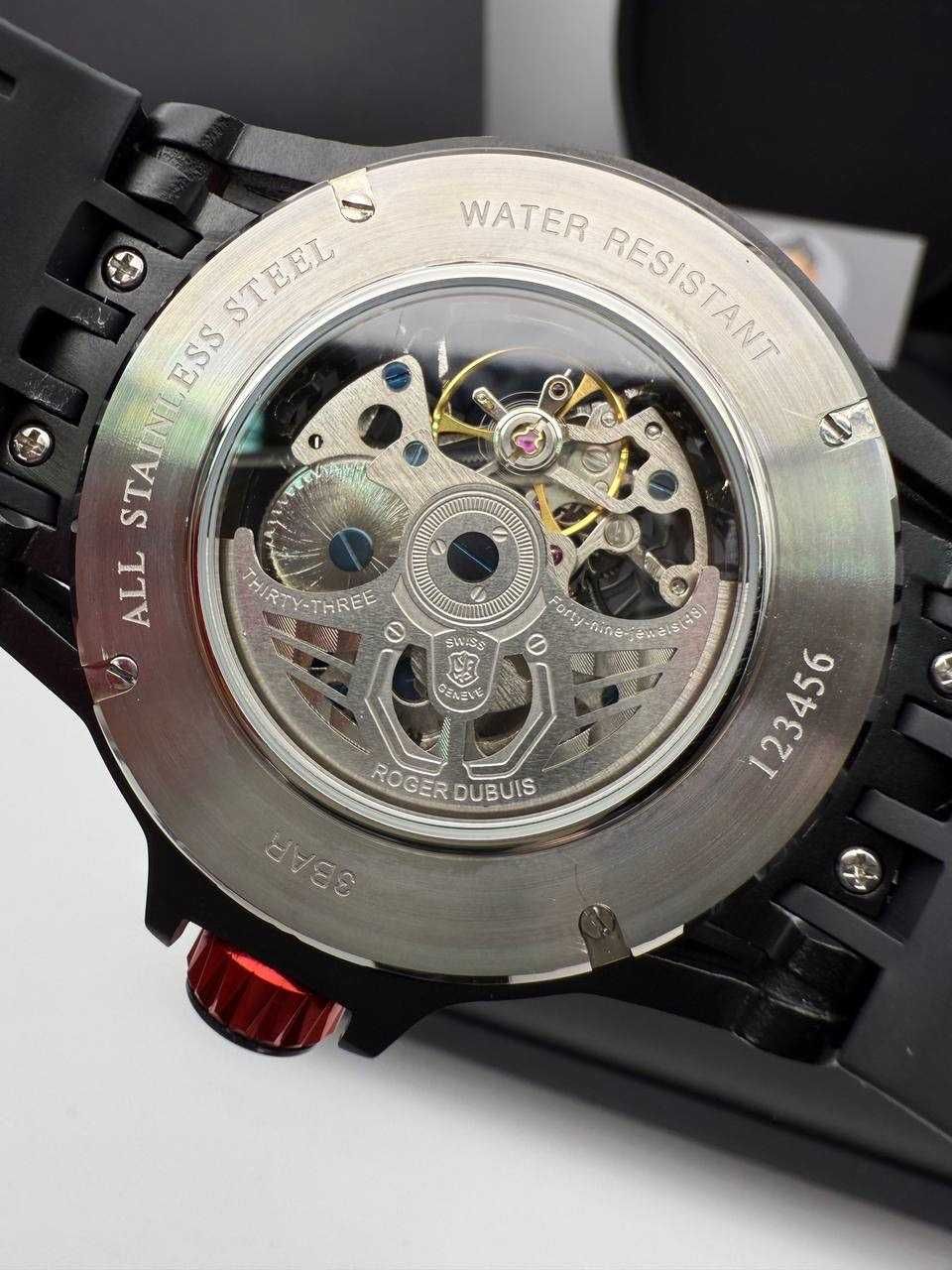 Roger Dubuis Spyder черно червено