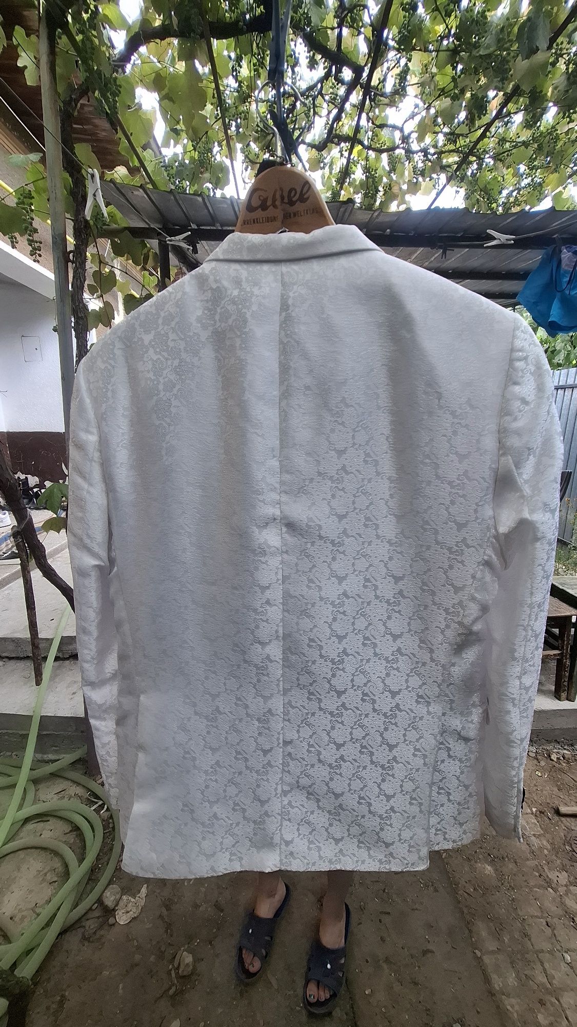 Costum de bărbați cu vesta,pantlon și lavaliera !!!