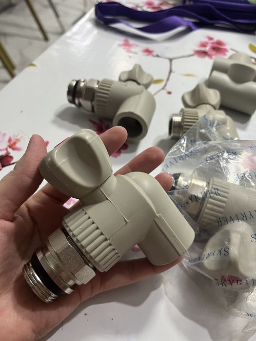 Краны для биметаллических батареи.