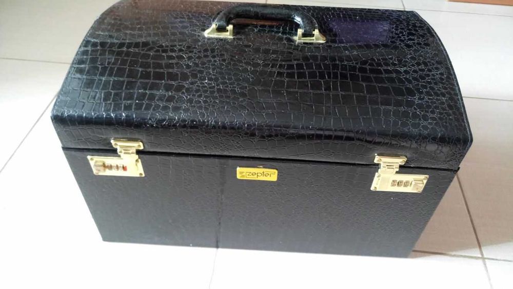 Рюкзаки Сумки  Чемодан саквояж кейс Обмен