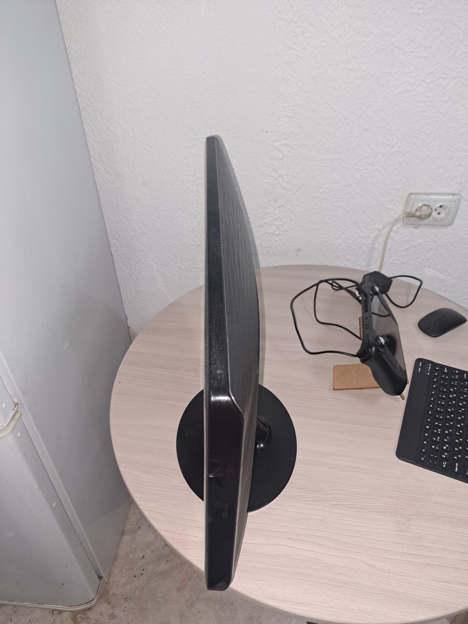 Продам монитор samsung syncmaster b2230
