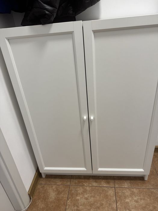 Dulap Ikea alb cu usi