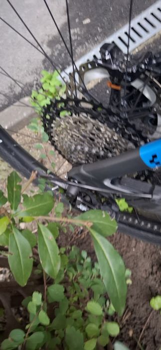 Bicicletă electrica carbon Cube acționteam 2023
