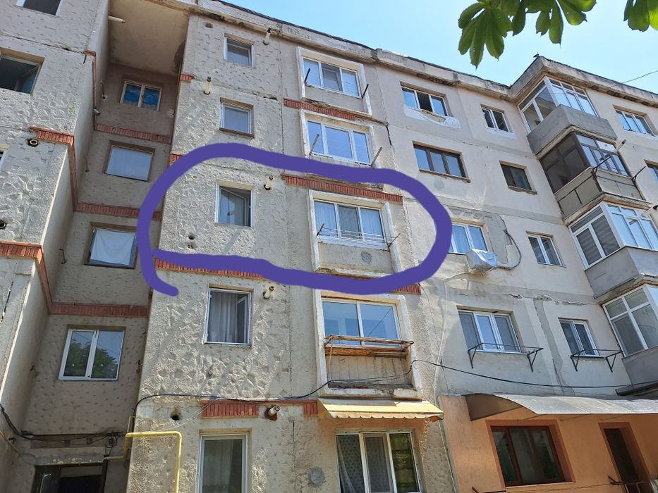 Vand Garsonierã în Bumbesti Jiu 26.000€