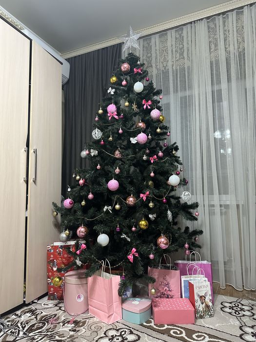 Новогодняя искусственная елка